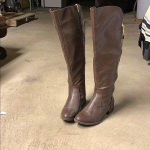 Avenue Wide Calf brown moto boots